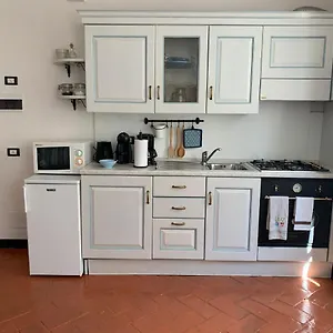 https://la-gatta-cleo.hotelitalianriviera.com